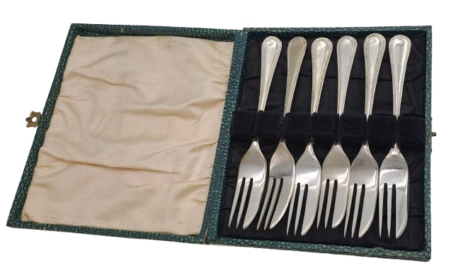 6  E.P.N.S silver plated vintage snack forks in original box