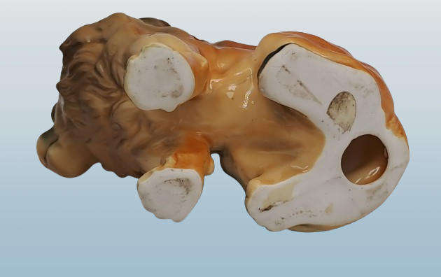 Vintage Ceramic  Lion Figurine  11cm x 8,5cm x 5cm