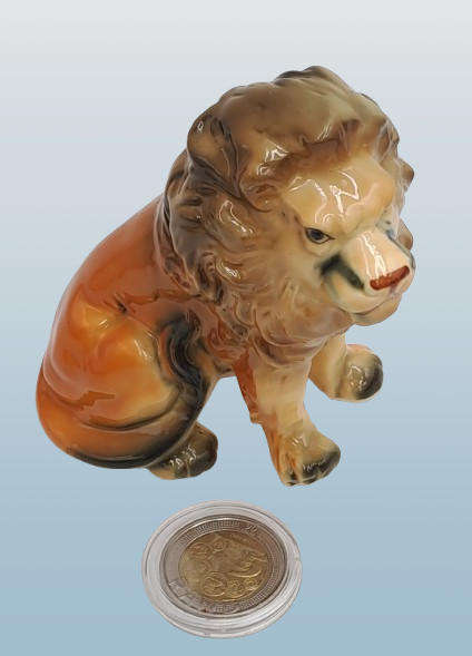 Vintage Ceramic  Lion Figurine  11cm x 8,5cm x 5cm