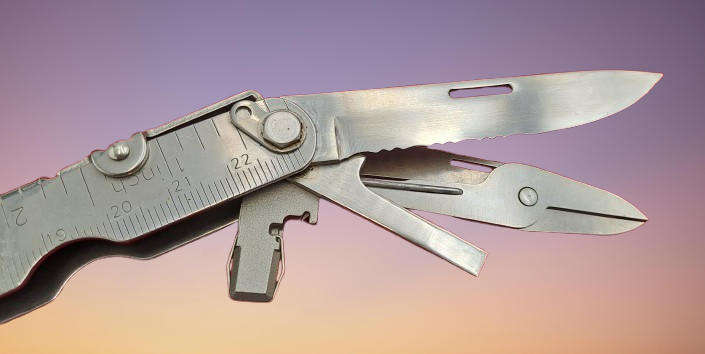 SOG PowerLock Multi-Tool- Compound Leverage Technology-in Leather Pouch
