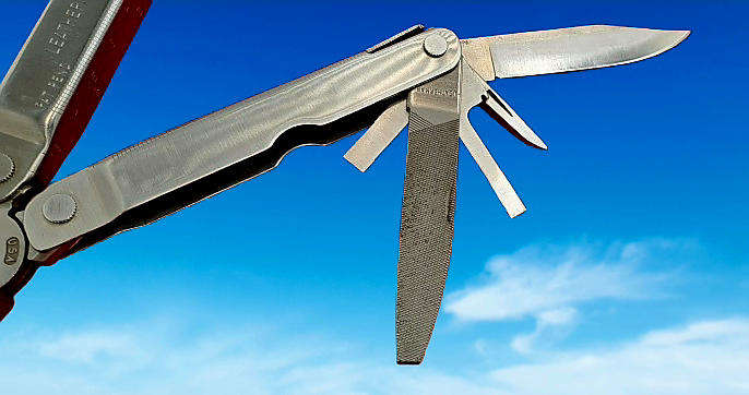 Leatherman Supertool Portland OR USA in Leather Pouch