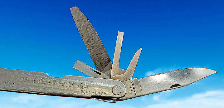 Leatherman Supertool Portland OR USA in Leather Pouch