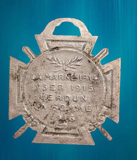 Antique 1915 WWI French War Medal Day of the soldier -Journee Du Poilu French Patriotic Medal