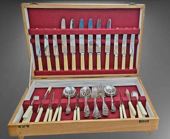 54 Vintage Quality Bone Handle Cutlery Made in Sheffield England in Canteen -12 Joseph Roger Knifes