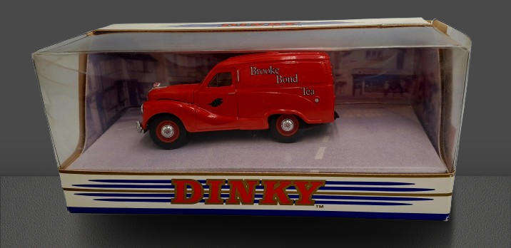 1990-Matchbox Dinky Collection `1952  AUSTIN A40 - 143 DY 15-Brooke Bond Tea- boxed