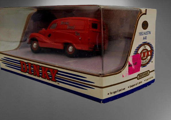 1990-Matchbox Dinky Collection `1952  AUSTIN A40 - 143 DY 15-Brooke Bond Tea- boxed