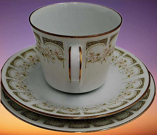 18pc Vintage 1970's Noritake  2301 SONIA (6 Tea Trio's)Gold Trim - Unused ..still in Box -Japan