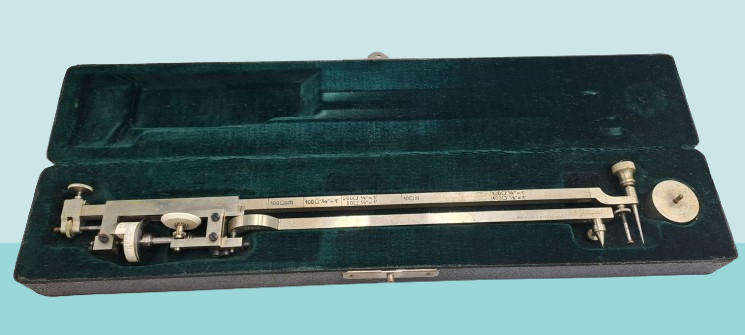 Àntique Planimeter Made in Switzerland in Hard Case