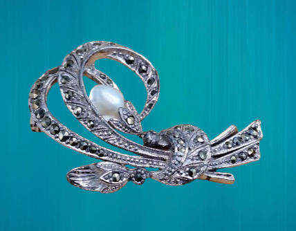 Vintage silver plate Marcasite brooch-Boxed