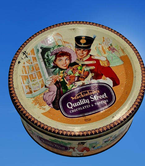 Empty 1980's Quality street Tin 18,2 cm In diameter