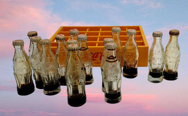 Vintage miniature Coca-Cola crate with 15 glass miniature Coca-Cola bottles