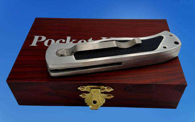 Collectable Big Five Pocket Knife - LION - In wooden display Box