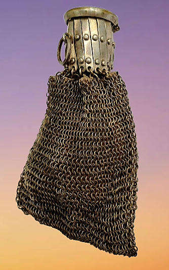 Vintage Metal Mesh Coin Purse Expandable Gate Top Beggars Bag