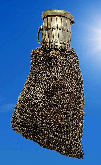 Vintage Metal Mesh Coin Purse Expandable Gate Top Beggars Bag