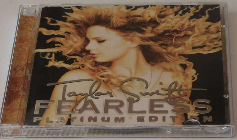 TAYLOR SWIFT - Fearless Platinium Edition [CD + DVD]