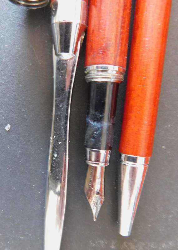 FOUNTAIN PEN SET (With inscription) IN ROSEWOOD & GLASS BOX