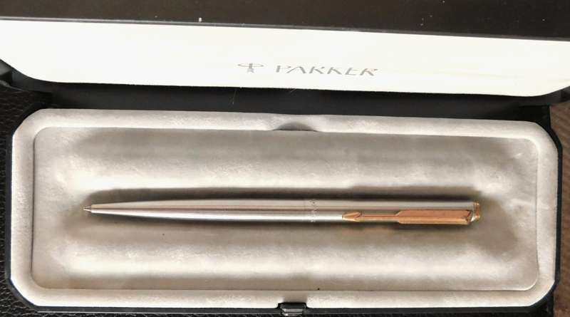 PARKER PEN - SILVER  w. GOLD CLIP  Comes in Classy Box