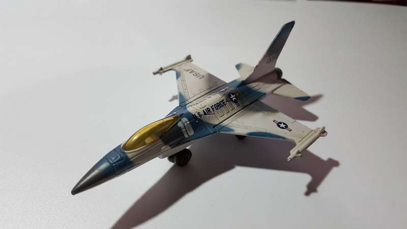 MATCHBOX 1978 SB 24 F-16A