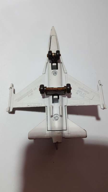 MATCHBOX 1978 SB 24 F-16A