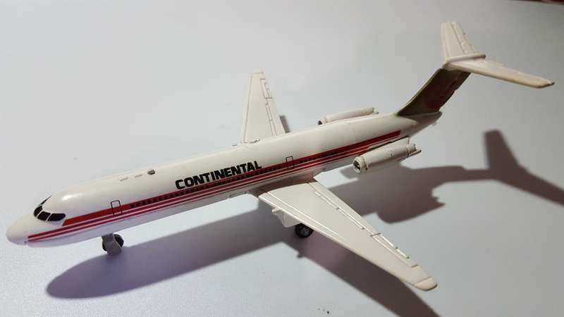 ERTL 1990 McDonnell Douglas DC-9 Continental Airlines