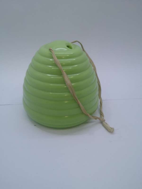 Beehive Light green wool holder bakelite