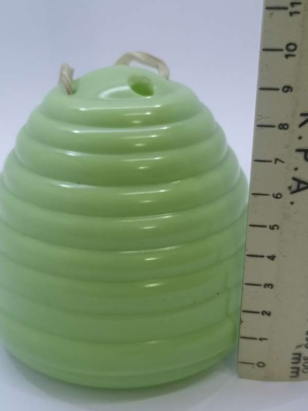 Beehive Light green wool holder bakelite