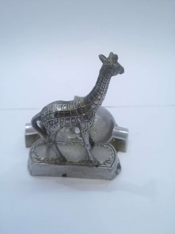 Ashtray with giraffe