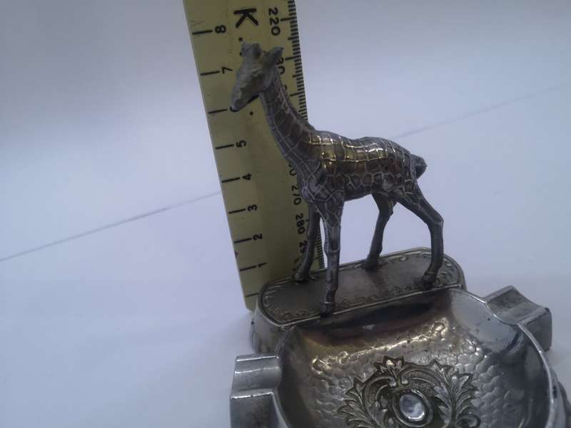 Ashtray with giraffe