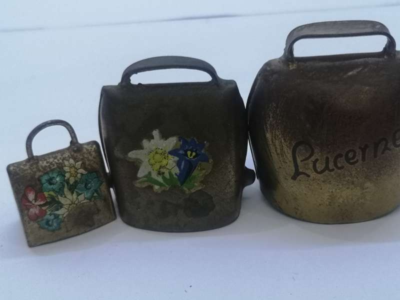 Set of 3 cow bells - small
