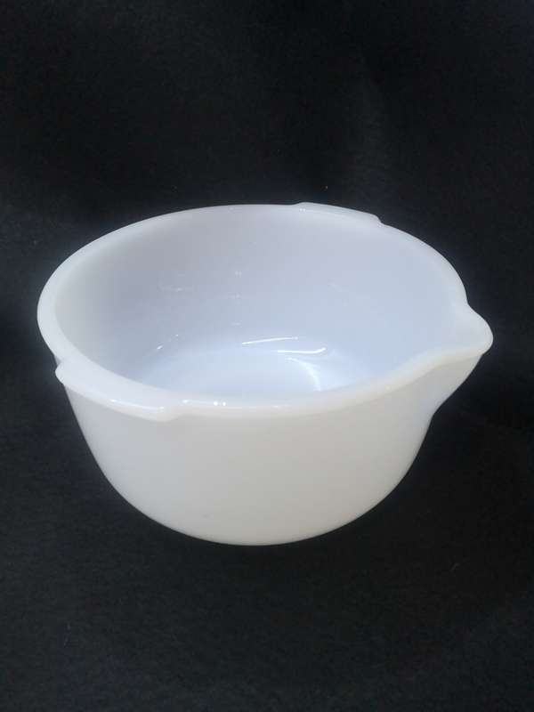 Set of Sunbeam Milk glass mixing bowls