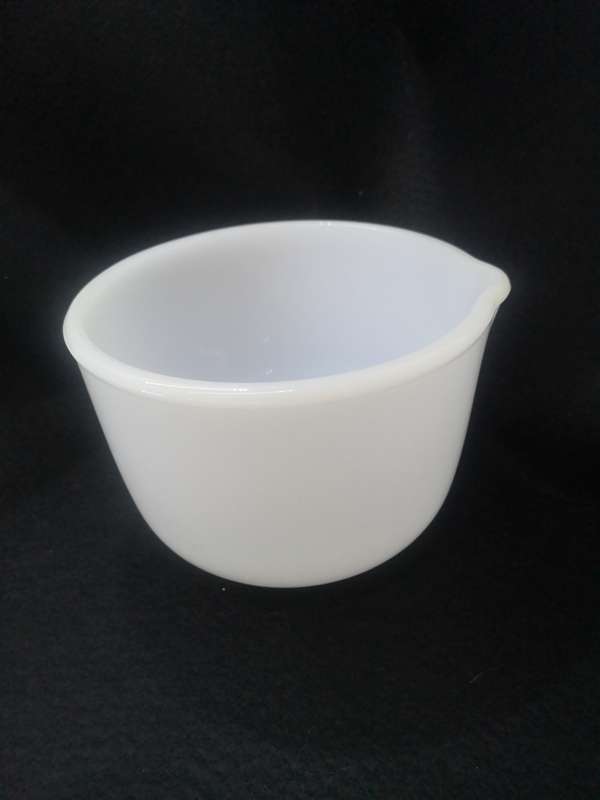 Set of Sunbeam Milk glass mixing bowls