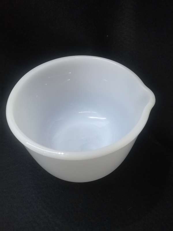 Set of Sunbeam Milk glass mixing bowls