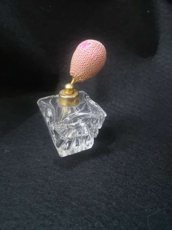 Glass perfume bottle