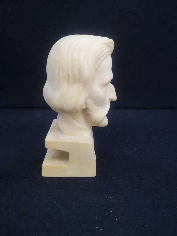 Verdi sculpture