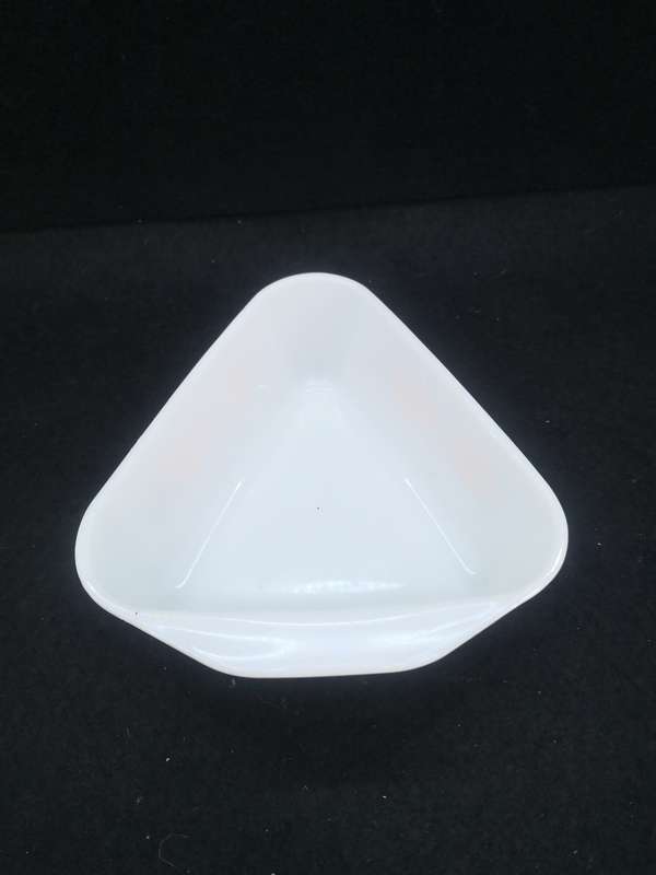 Pyrex triangle dish