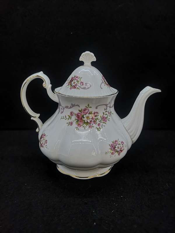 Paragon  Rose Bouquet Tea Pot