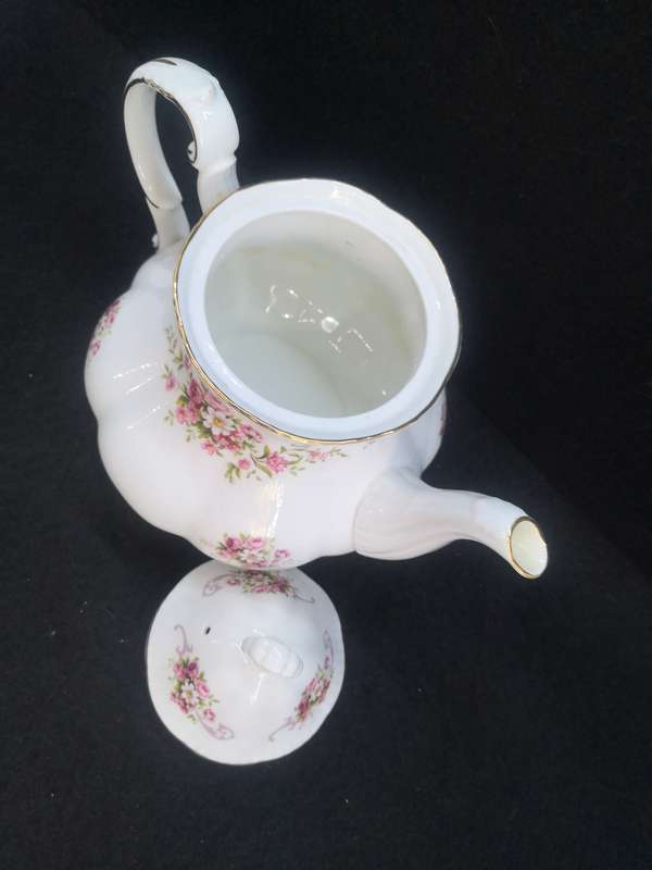 Paragon  Rose Bouquet Tea Pot