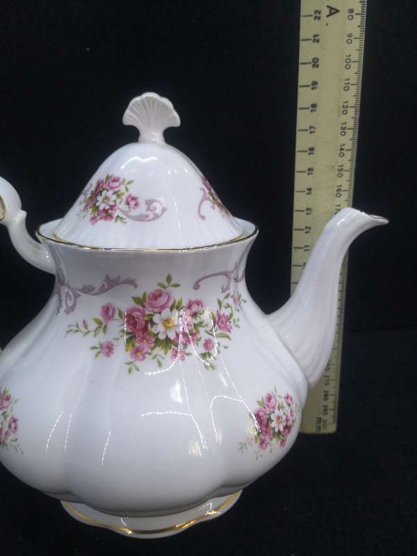 Paragon  Rose Bouquet Tea Pot