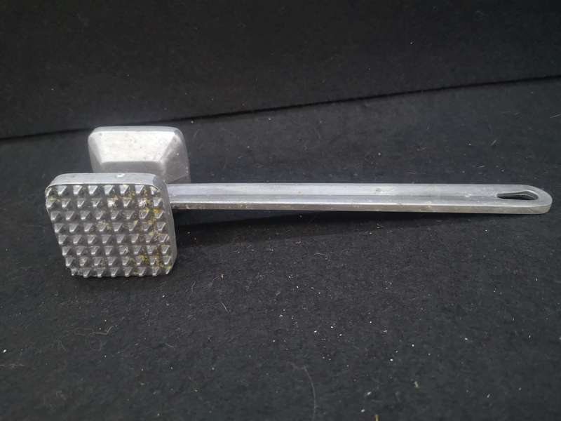 Meat tenderizer/Steak Mallet