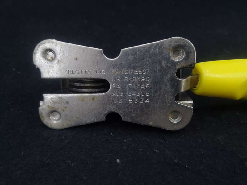 Knife sharpener