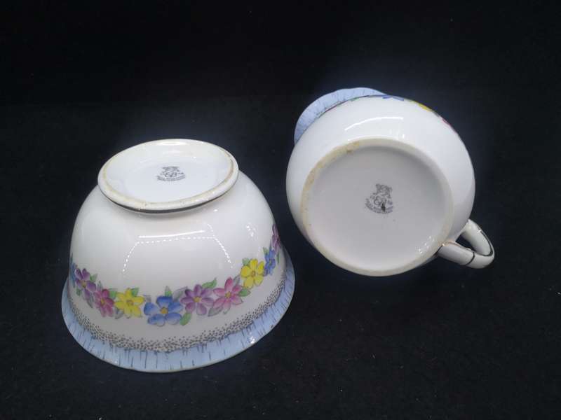 Stunning Vintage Foley milk and sugar