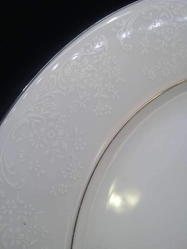 Noritake dinner plate