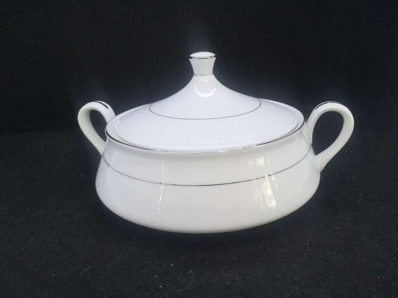 Carlton fine china Japan Plymouth Dish with lid