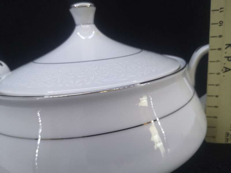 Carlton fine china Japan Plymouth Dish with lid