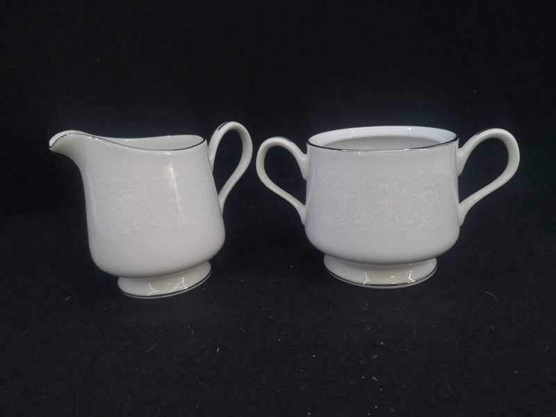 Carlton fine china Japan Plymouth milk jug and sugar bowl without lid