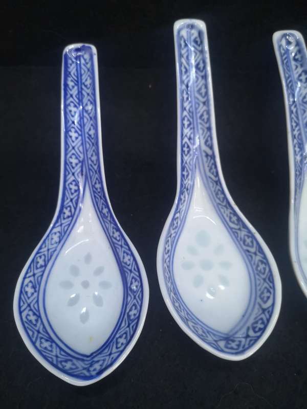Chinese soup spoons 12