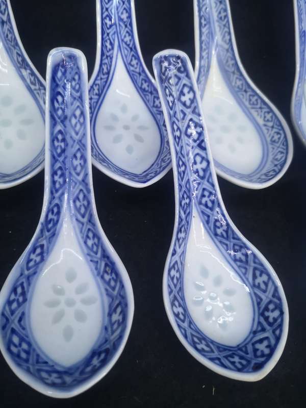Chinese soup spoons 12