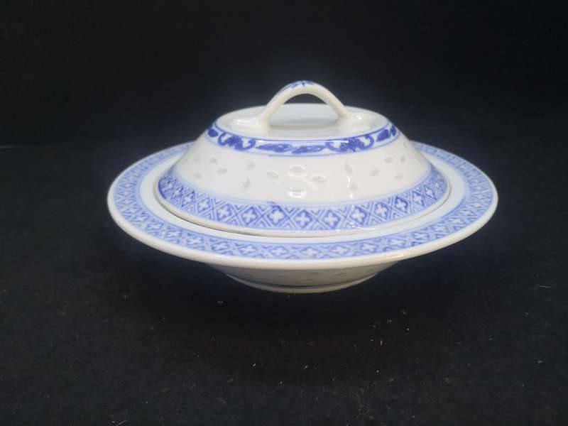 Blue Rice grain shallow bowl and lid