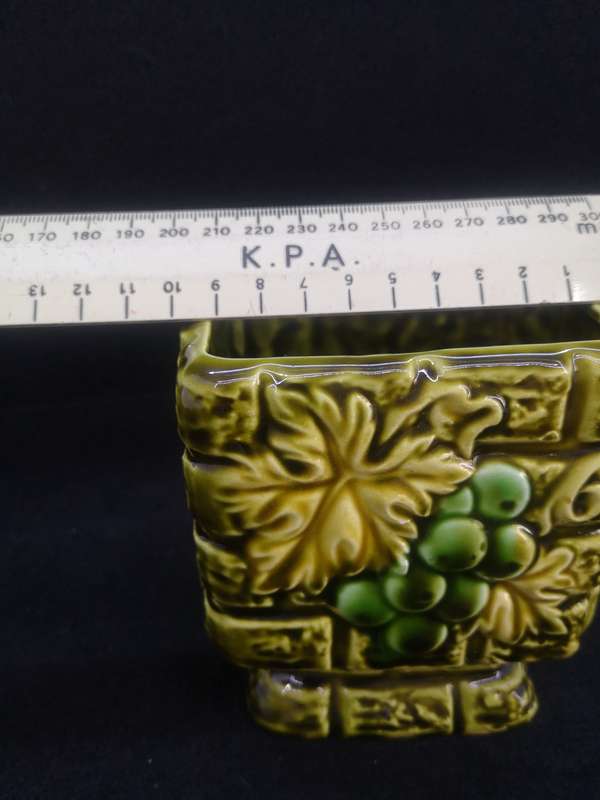 Green vase - Japan