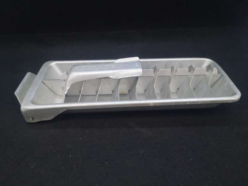 Quickube ice tray
